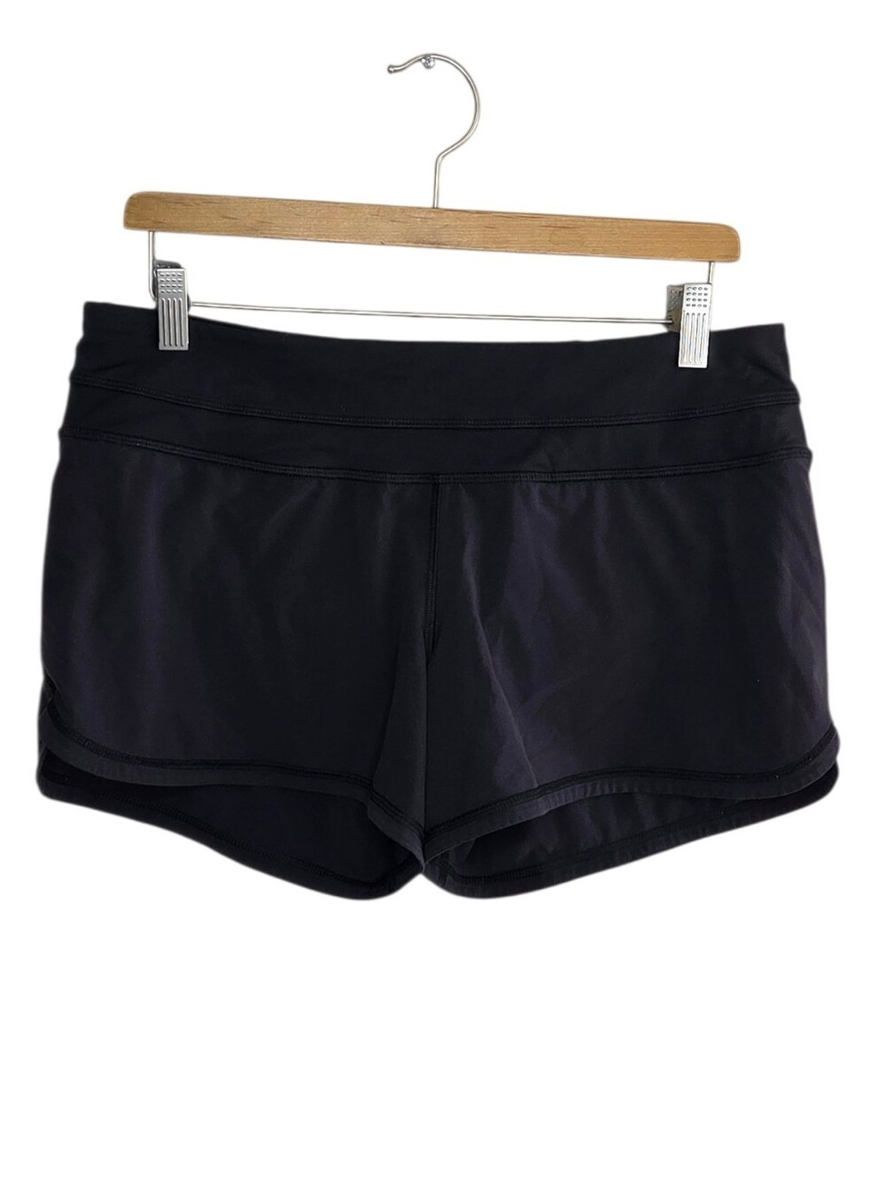 Lululemon Black Groovy Run Shorts Size 8 Attached Liner Sporty Gym Workout